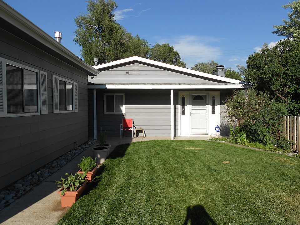 Front of House & Fenced Yard