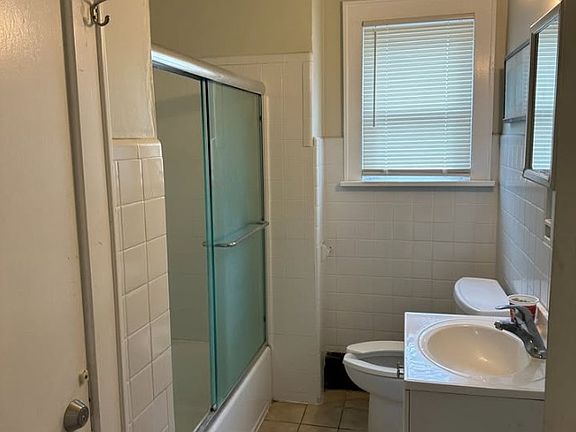 4th image of 159 Jackson Ave #11