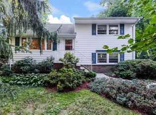 40 Mitchell Rd, Gillette, NJ 07933