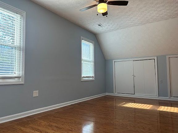 3rd image of 209 Windgate Ct