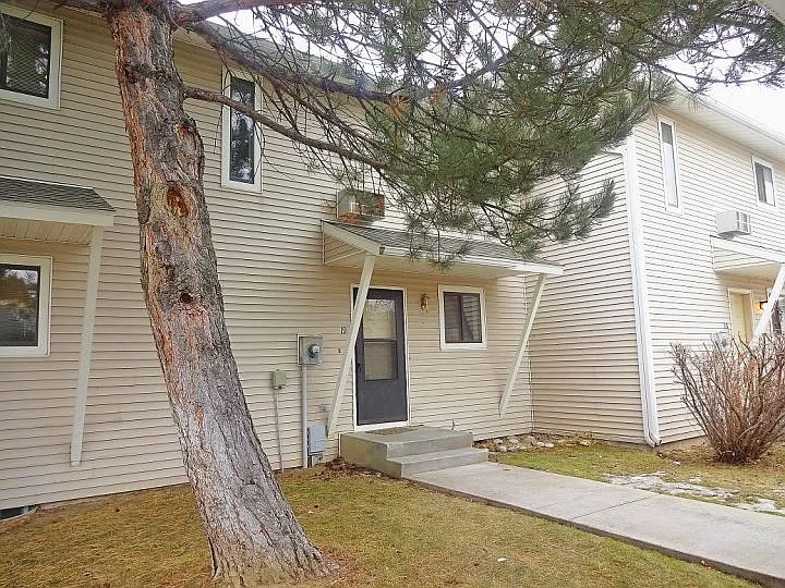 3285 Canyon Dr #19 — Photo 1