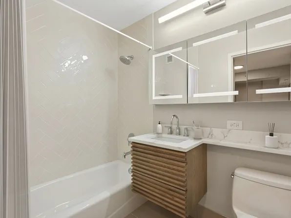 776 Sixth Avenue image 5 of 42