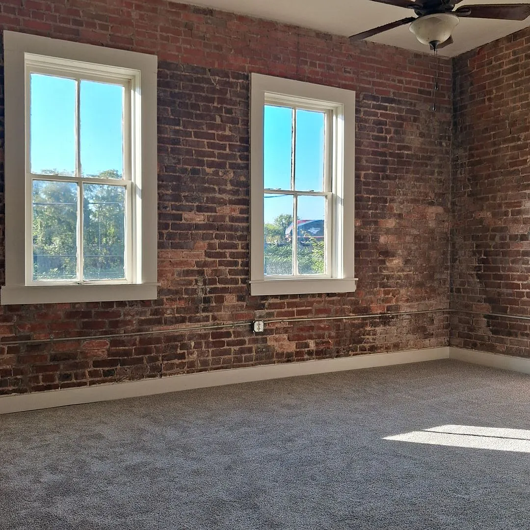 Weldon Downtown Apartments — Photo 1
