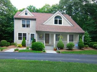 32 Golden View Dr, Johnston, RI 02919