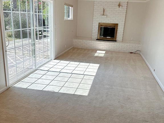 4th image of 978 Cera Dr