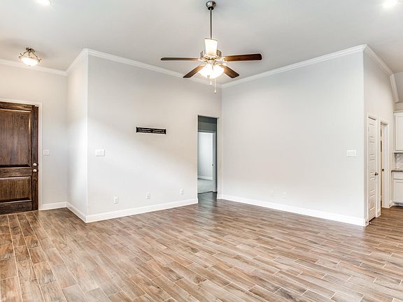 3rd image of 908 10th St