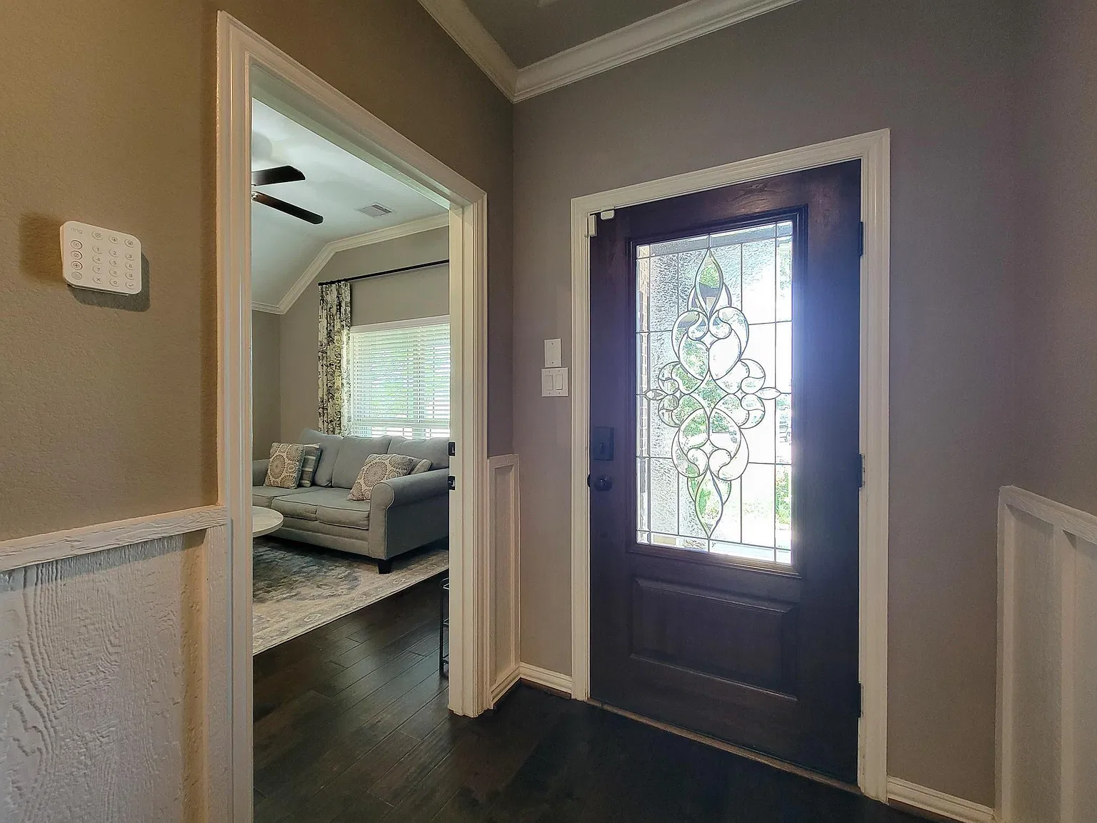 4 bed, 4.0 bath, 2619 sqft, $3,200 — Photo 3