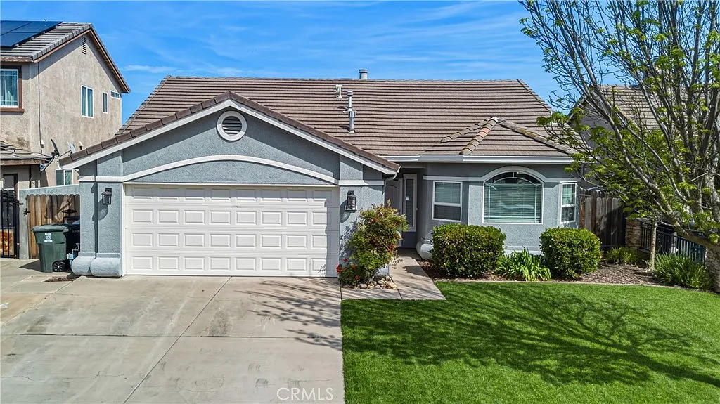 842 Cedar Ln photo 1