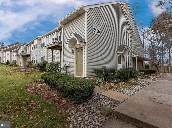 2407-A Sedgefield Dr, Mount Laurel, NJ 08054