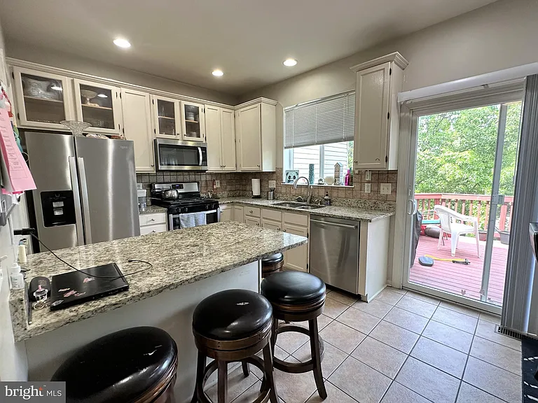 2386 Woodland Pond Ln — Photo 8