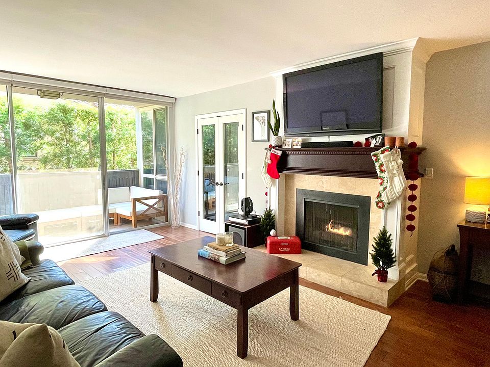 1st image of 809 S Bundy Dr