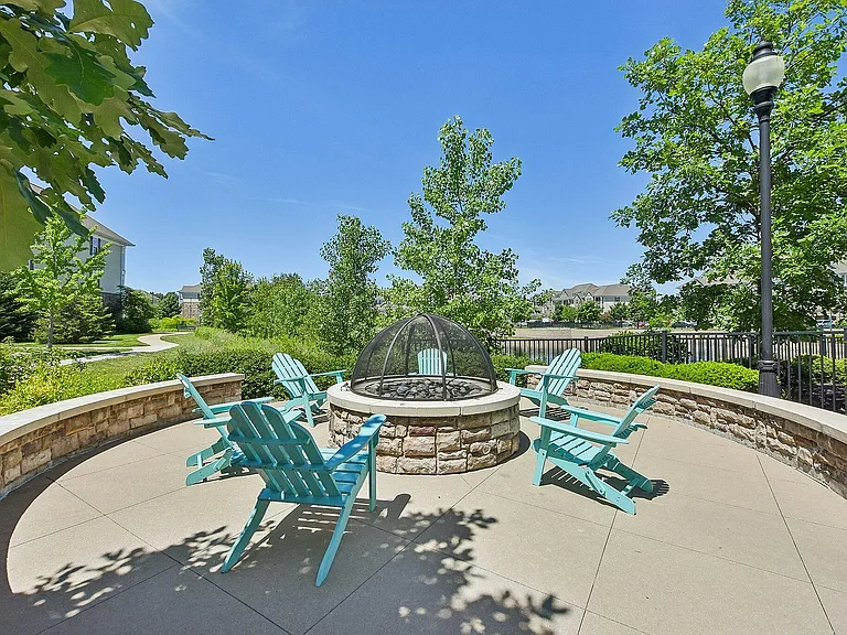 Tapestry Naperville — Photo 22