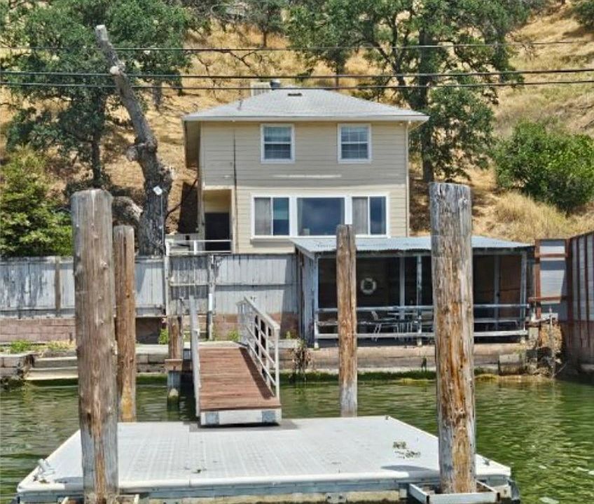 1st image of 13130 Lakeshore Dr