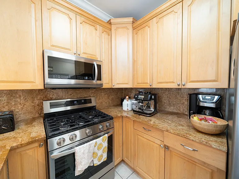 106 Washington St #1 — Photo 5
