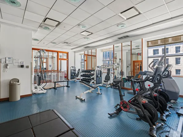 425 5th Avenue image 12 of 18