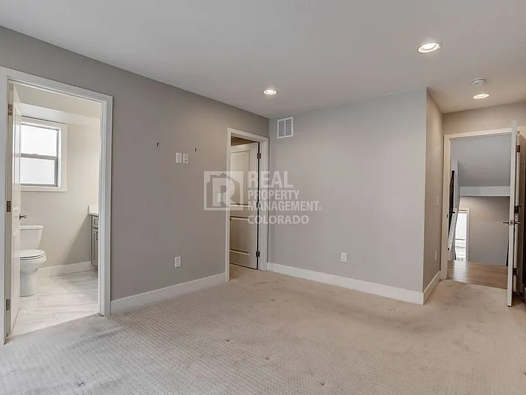 1227 N Perry St — Photo 12