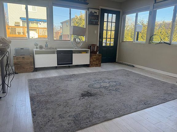 4th image of 2115 E 70th St