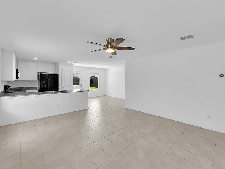 319 Ashbrook Way — Photo 9