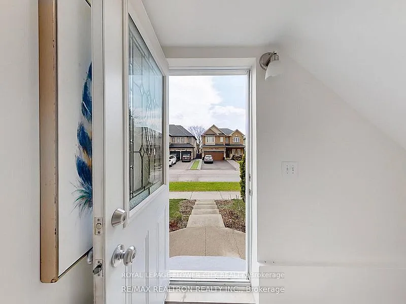 60 Colombo Cres #BASEMENT
