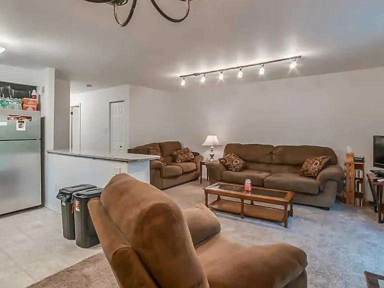 621 Pusey Ave #B — Photo 4