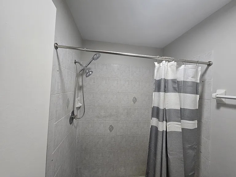 7703 Sumter Ct — Photo 5
