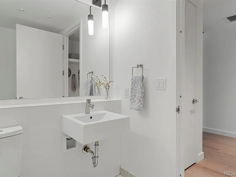 1750 Wewatta St #1307 — Photo 19