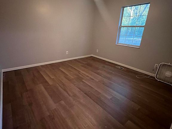3rd image of 5814 2nd Ln