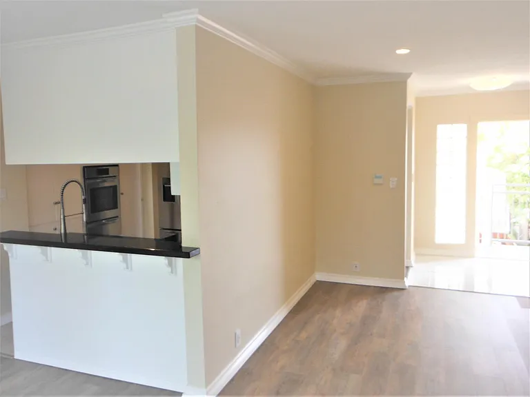 3615 Greenfield Ave #4 — Photo 4