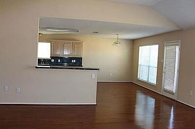 3rd image of 309 Mesquite Hill Dr