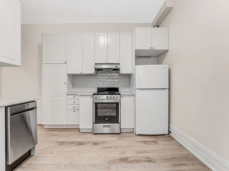170 Ivy Cres #2 — Photo 16