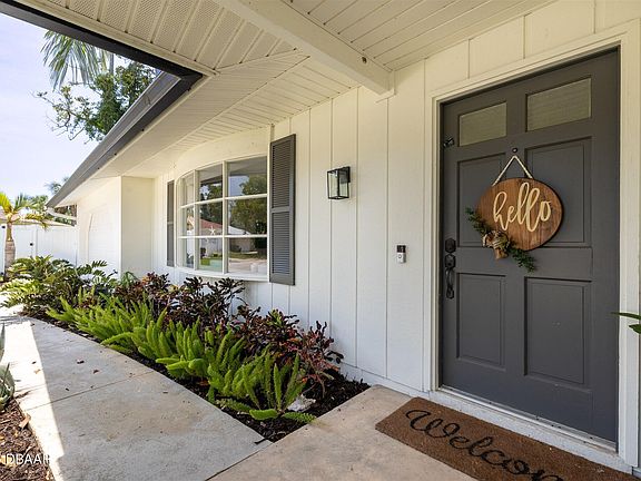 4th image of 126 Knollwood Cir