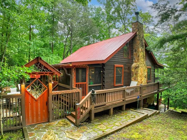 430 Chestnut Rdg, Blue Ridge, GA 30513