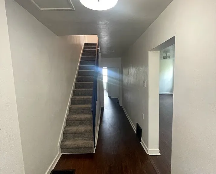 221 Orchard Pl — Photo 6