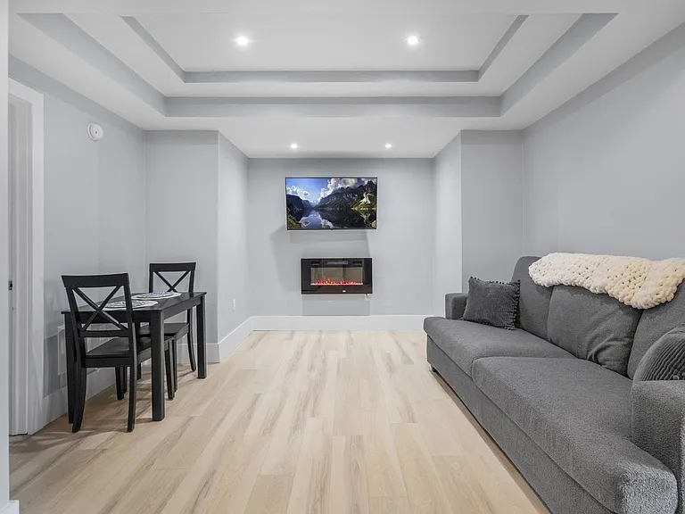 104 Harvard Pl — Photo 173