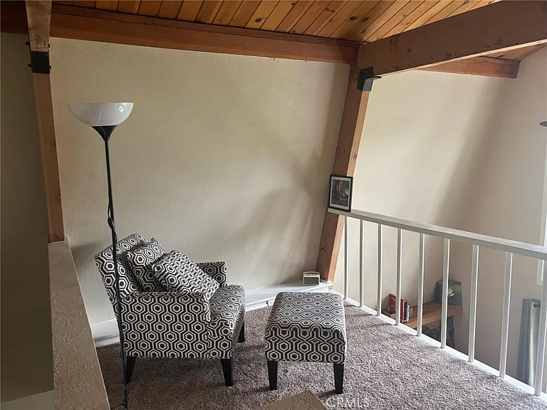 565 Rose Ln — Photo 15