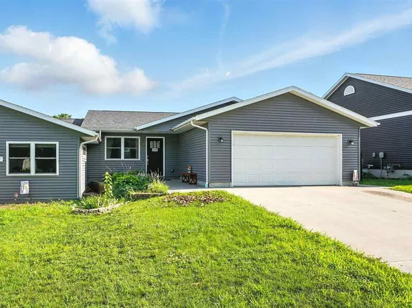 1133 E Adams St, Washington, IA 52353