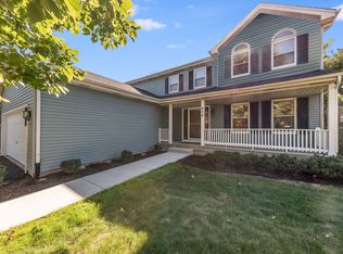 930 Hanson St, Batavia, IL 60510