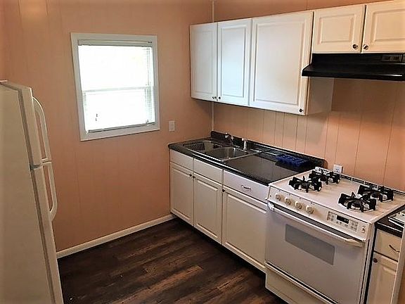 2nd image of 1110 W 11th St