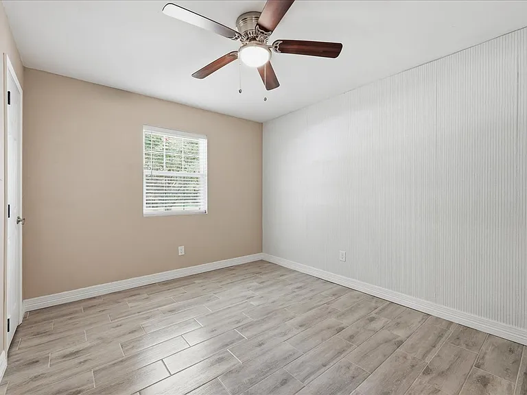 1040 Pine Cove St — Photo 8