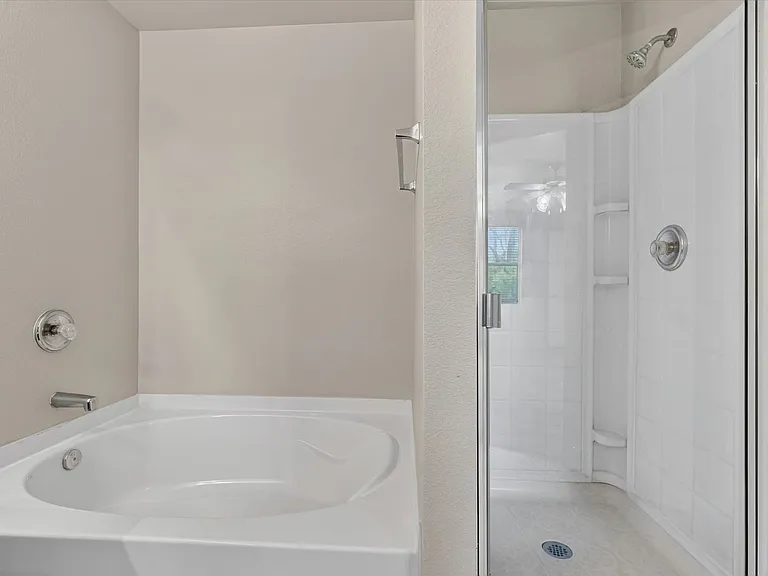 2805 Cameron Way — Photo 18