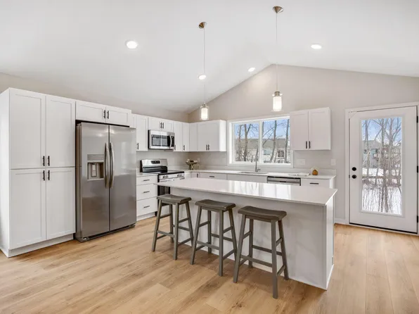 1132 Dorthy Ln, Elko New Market, MN 55054