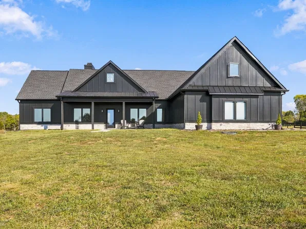 10715 Versailles Rd, Rockvale, TN 37153
