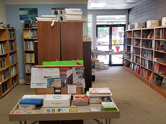 600 sq ft retail space