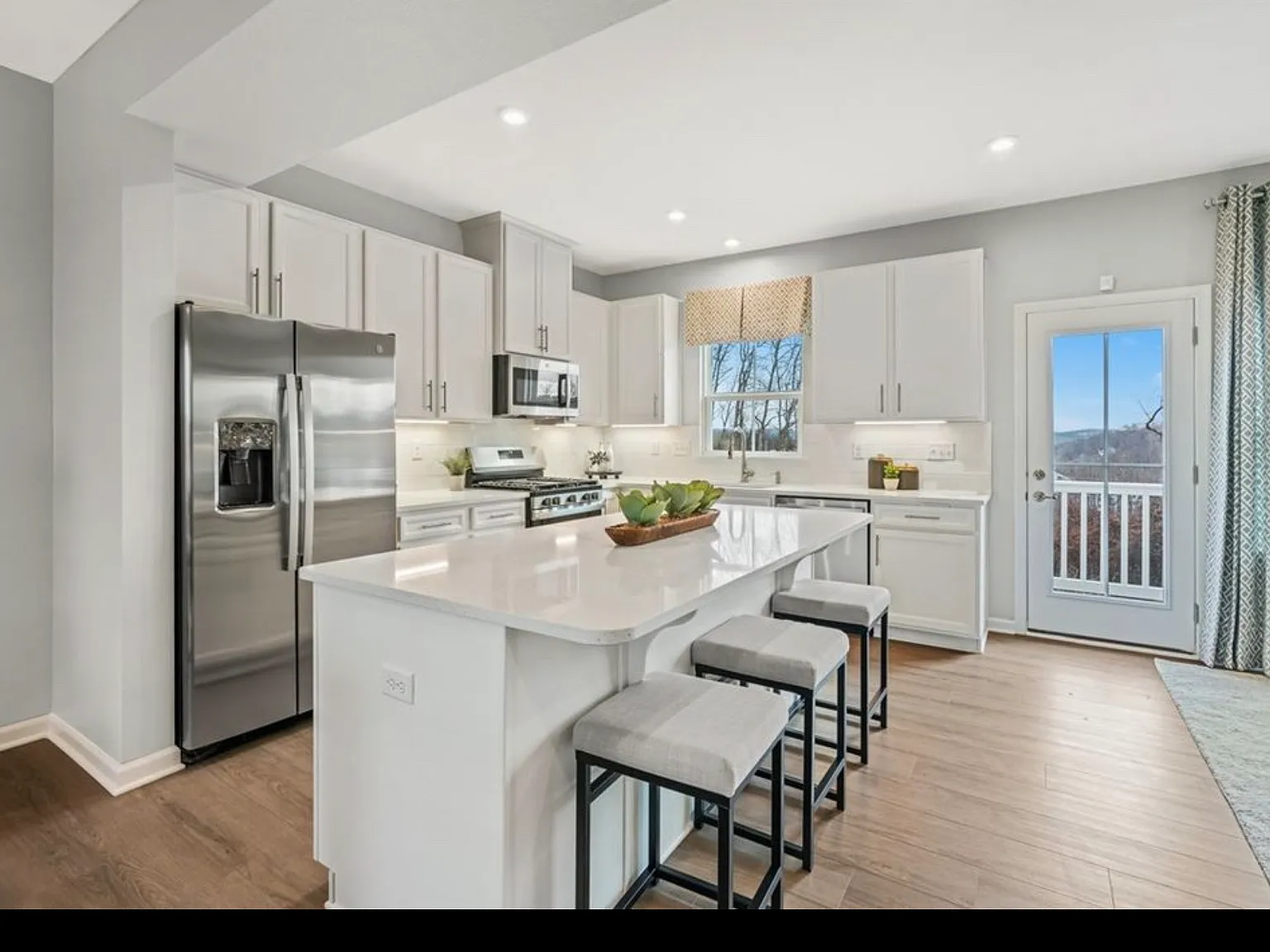 3 bed, 1742 sqft, $2,850 — Photo 4