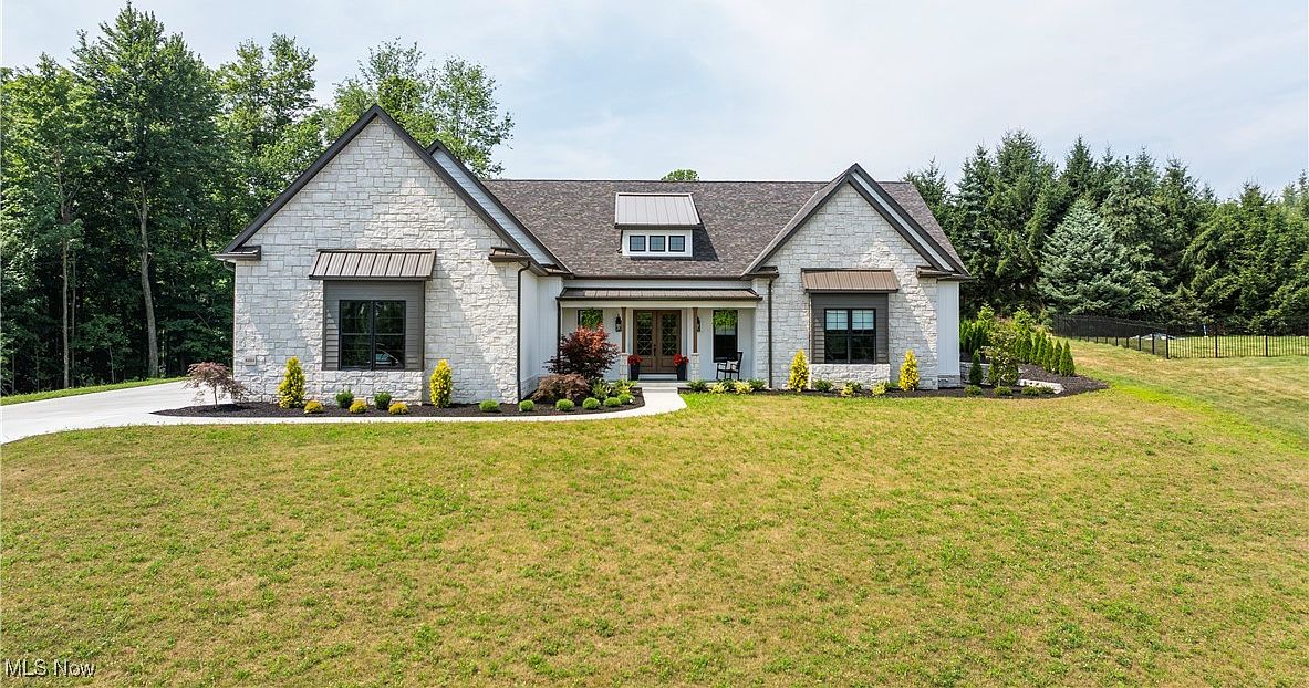 8484 Ivy Hill Dr, Youngstown, OH 44514 | MLS #5142087 | Zillow