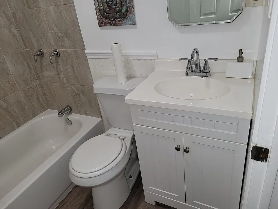 BATHROOM #1
