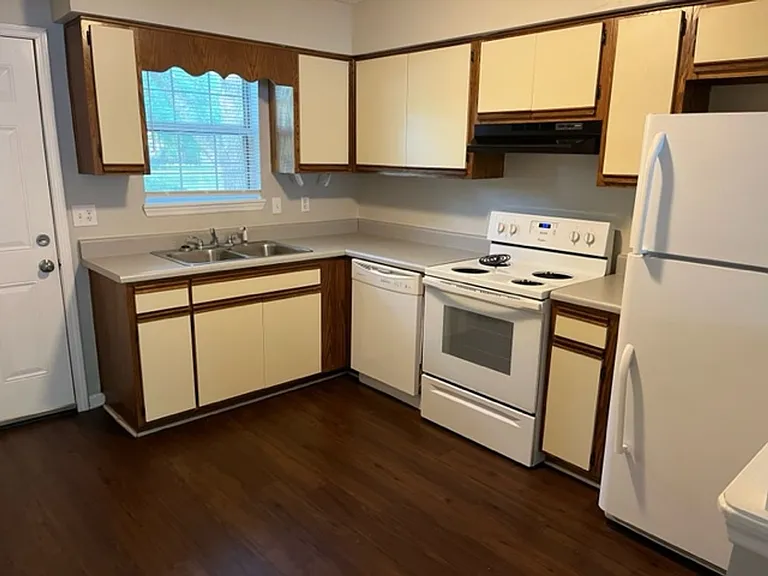 415 S Hagan Bridge Rd #D8 — Photo 3