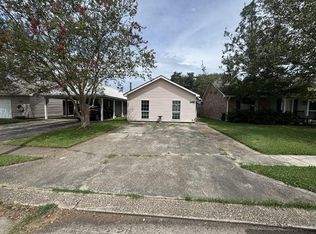 2014 E Parlange St, Gonzales, LA 70737
