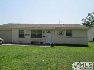 2102 N Main St, Bonham, TX 75418