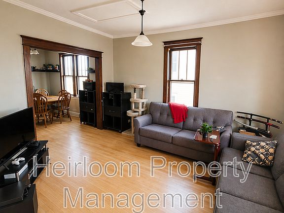 3rd image of 426 N 13th Ave E